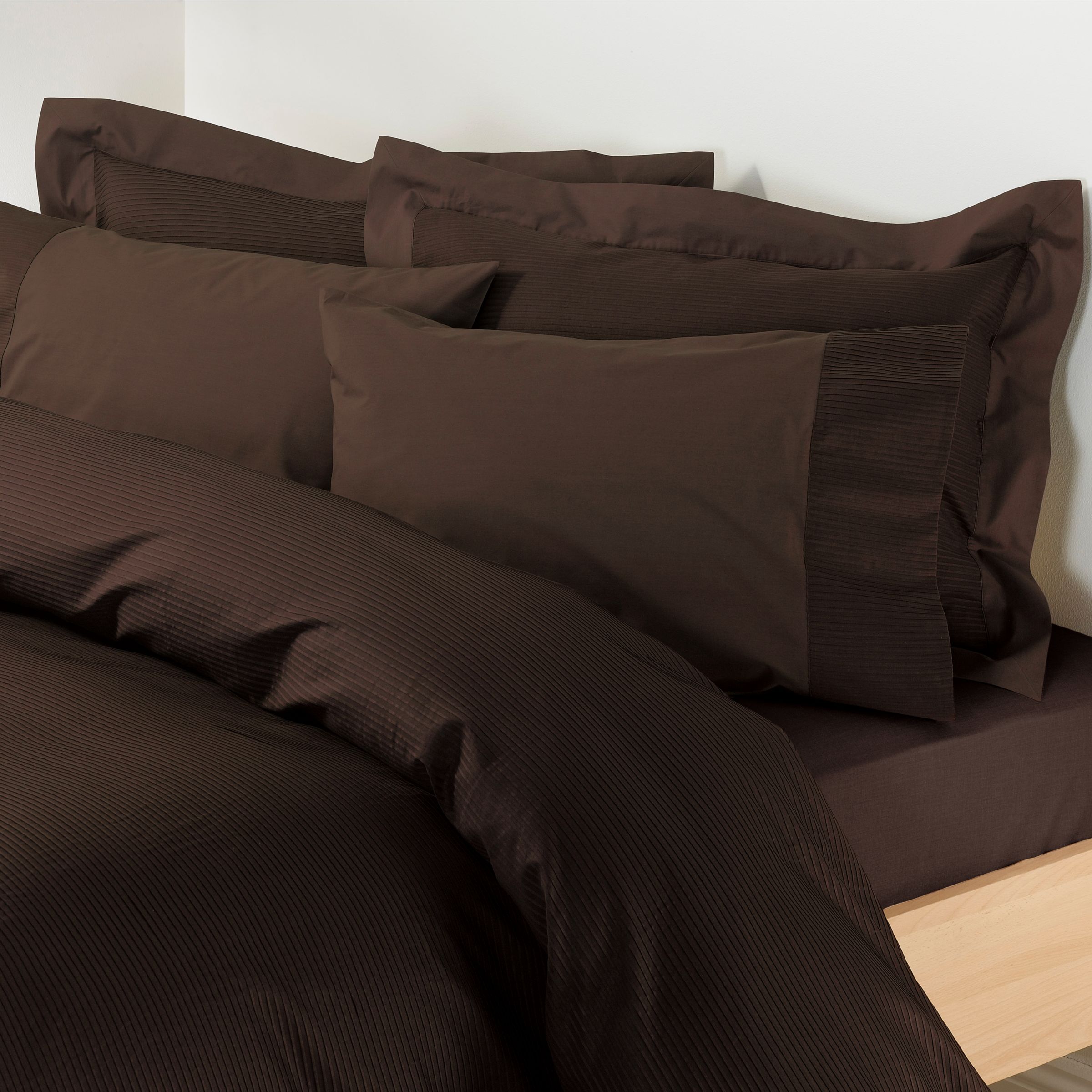 John Lewis Pleats Oxford Pillowcase, Chocolate