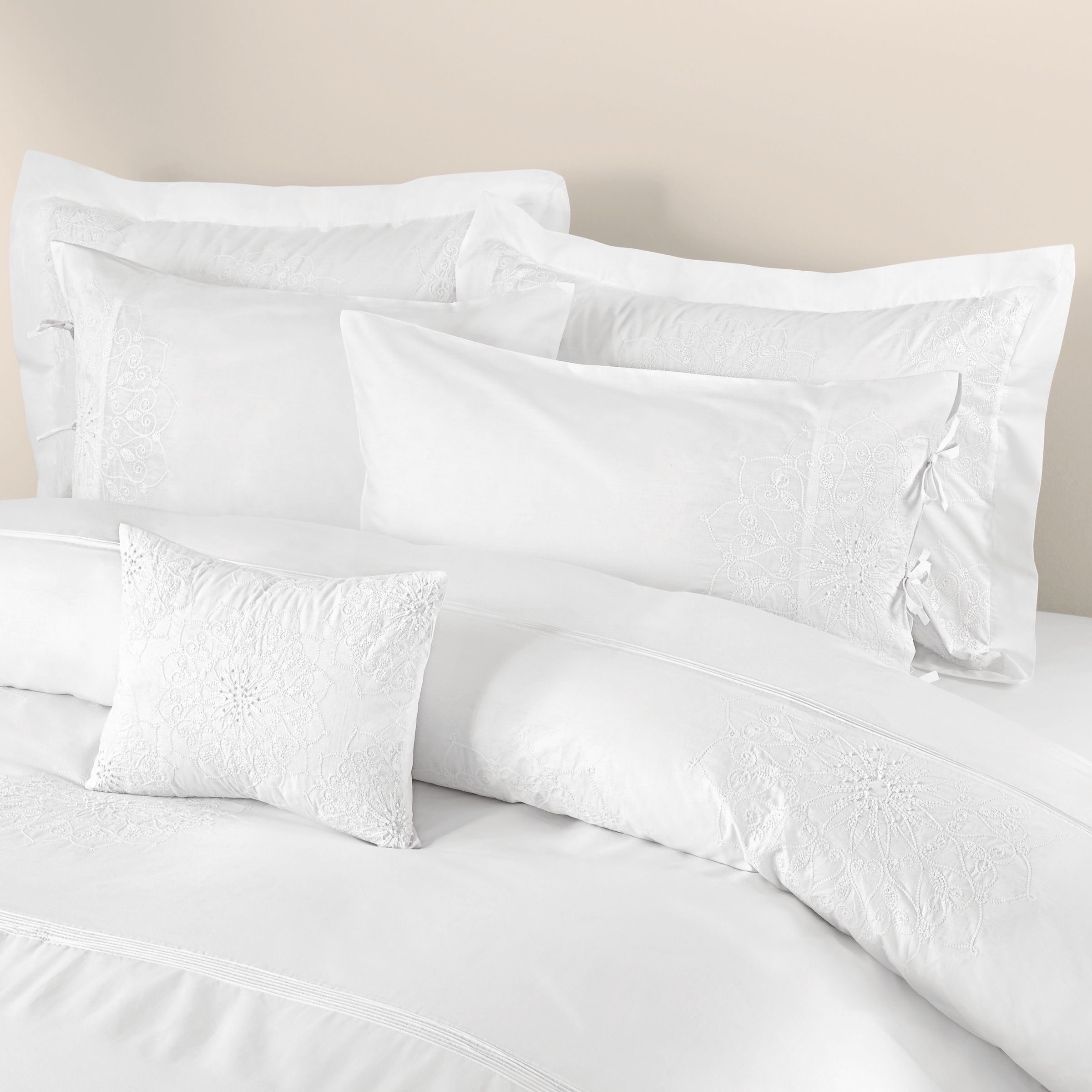 John Lewis Lottie Pillowcases, White