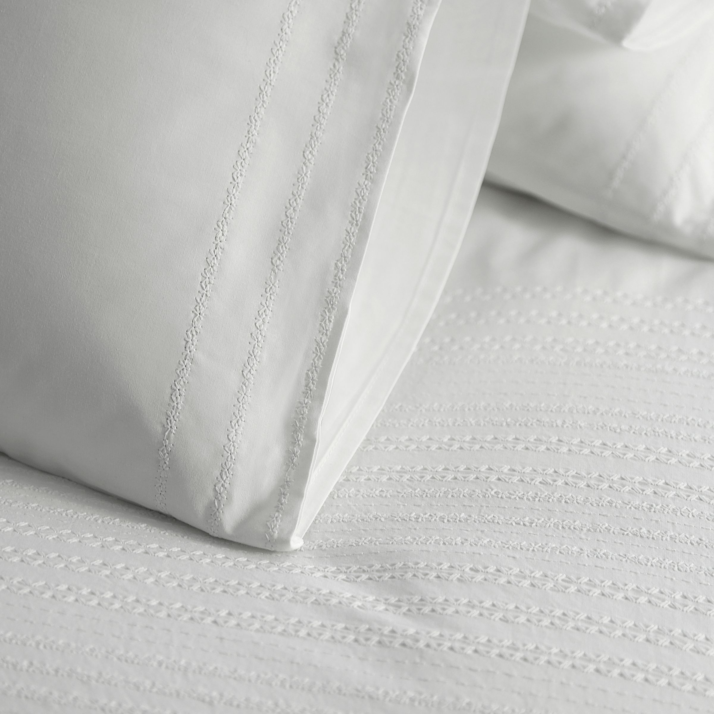 Margaret Muir Kasta Duvet Cover, White, Super