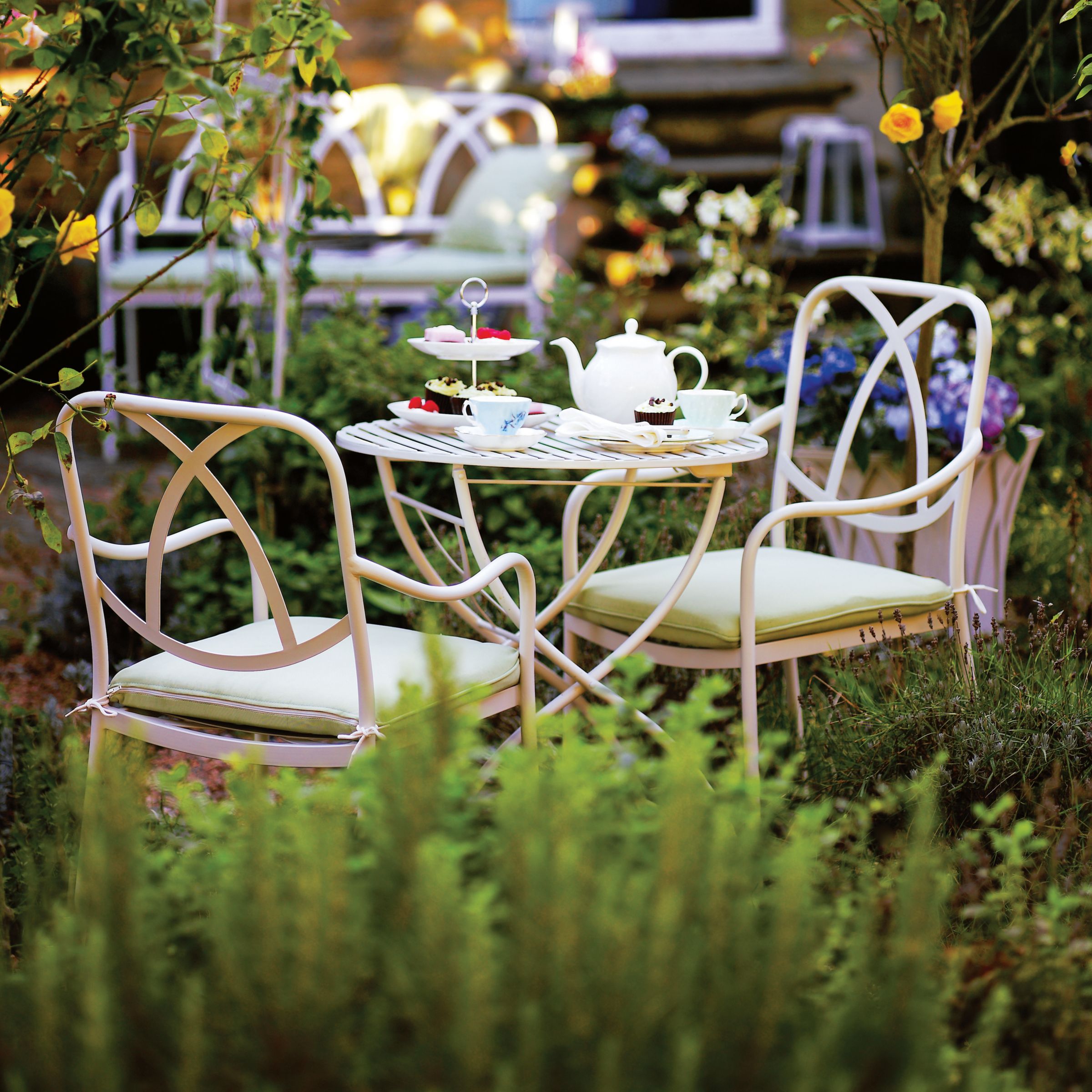 Outdoor Sofas on Steel Outdoor Chairs
