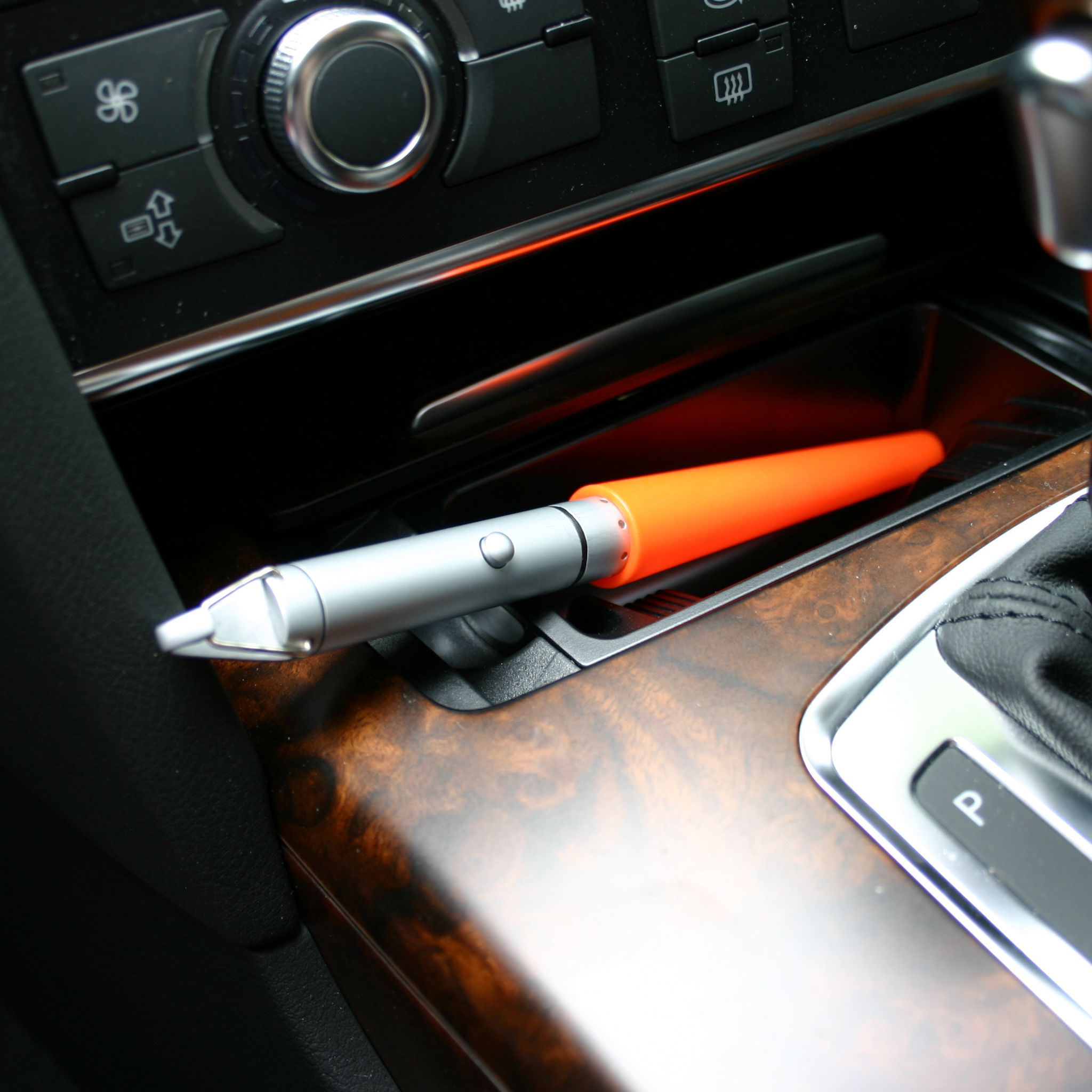 Tango V8 Rechargeable LED Lenser Car Torch
