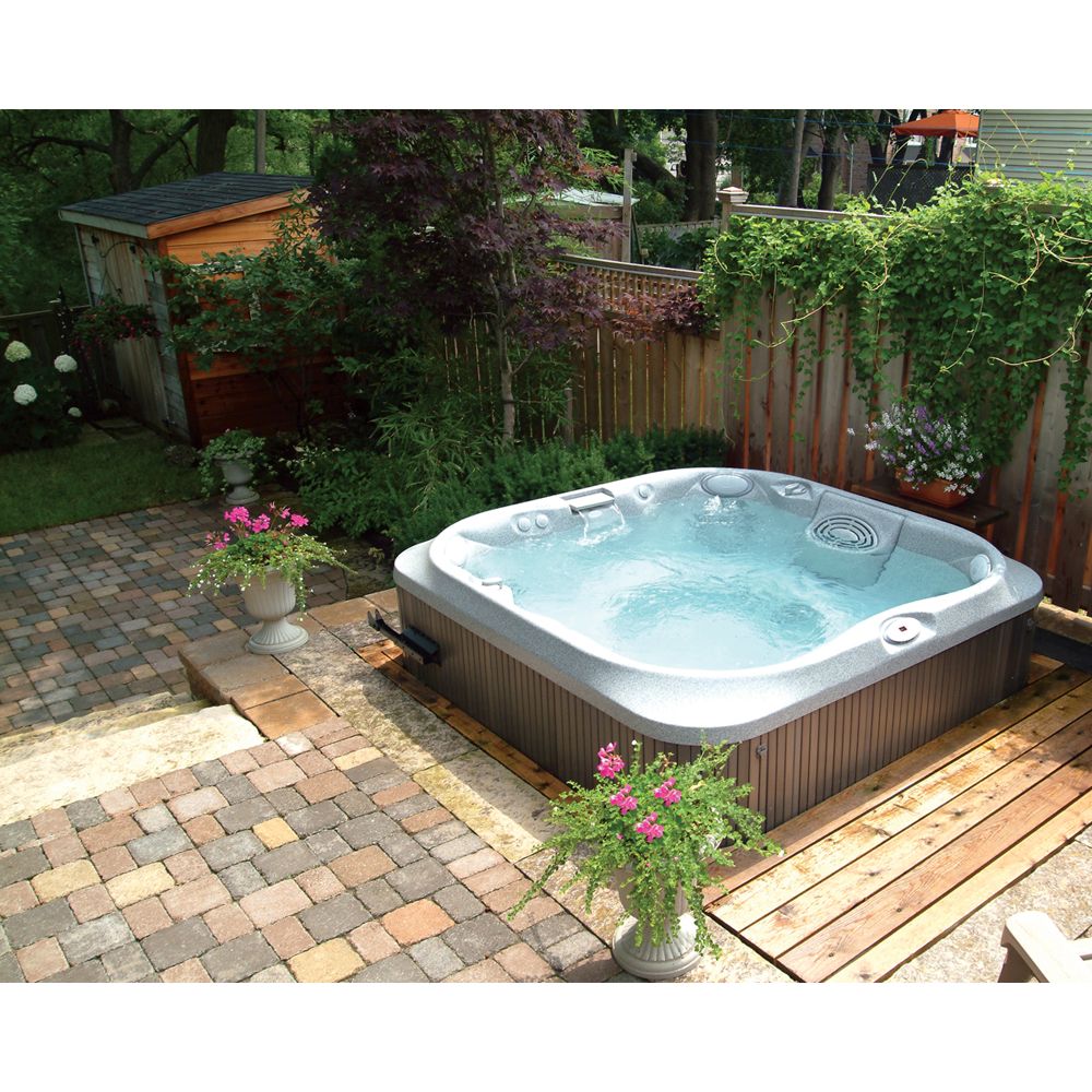 Jacuzzi UK Family Outdoor Hot Tub, Pearl Acrylic / Roast Chestnut Cabinet