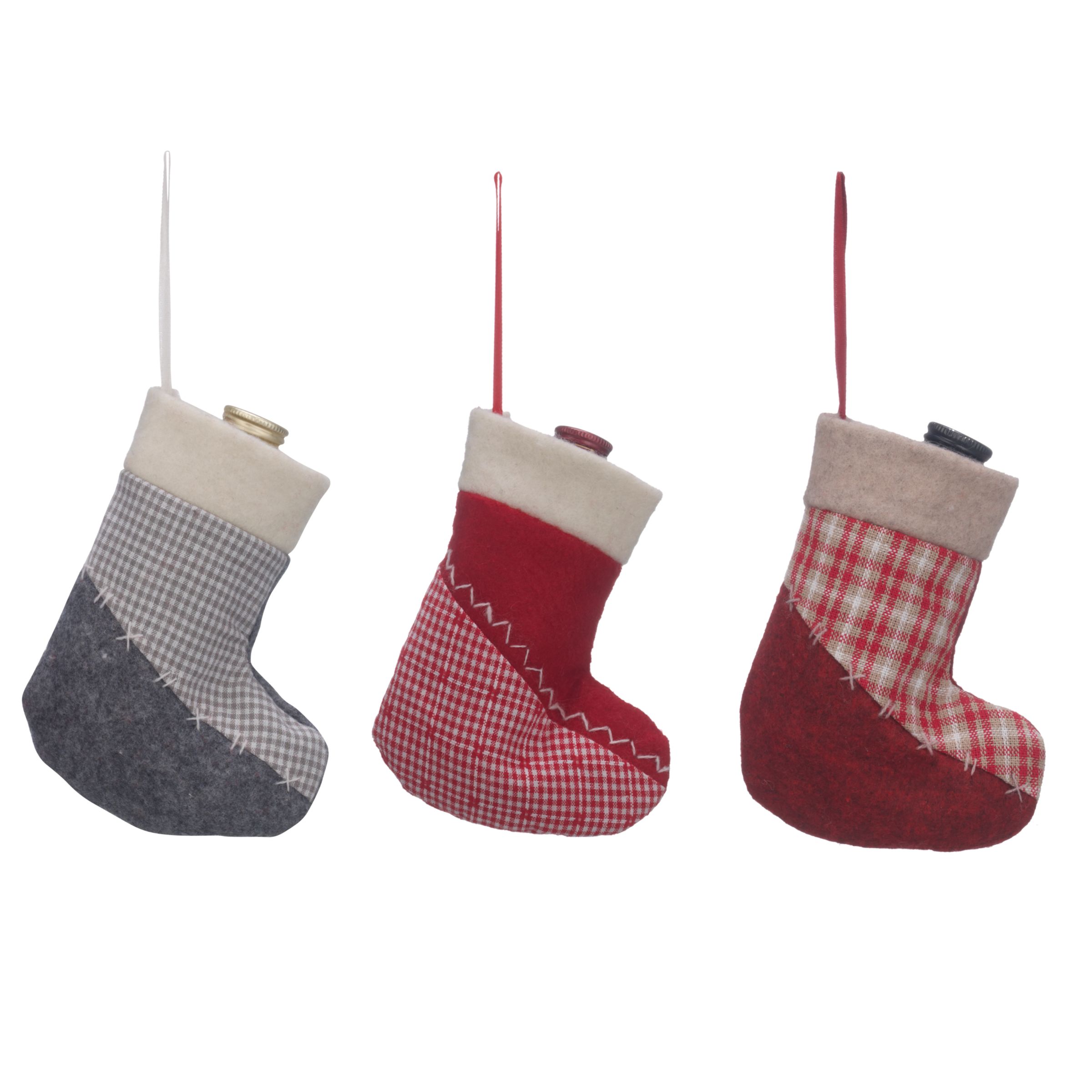 Mini Christmas Stockings With Chocolate Balls amp Irish CreamPortWhisky 5cl Assorted