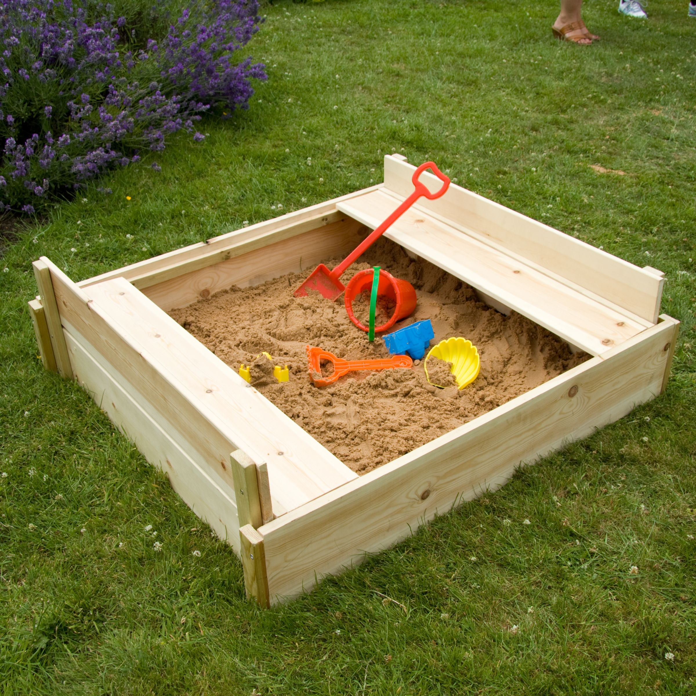 TP292 Wooden Lidded Sandpit